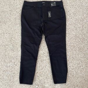 Women’s Express super soft knit black jeans size 12S. NWT